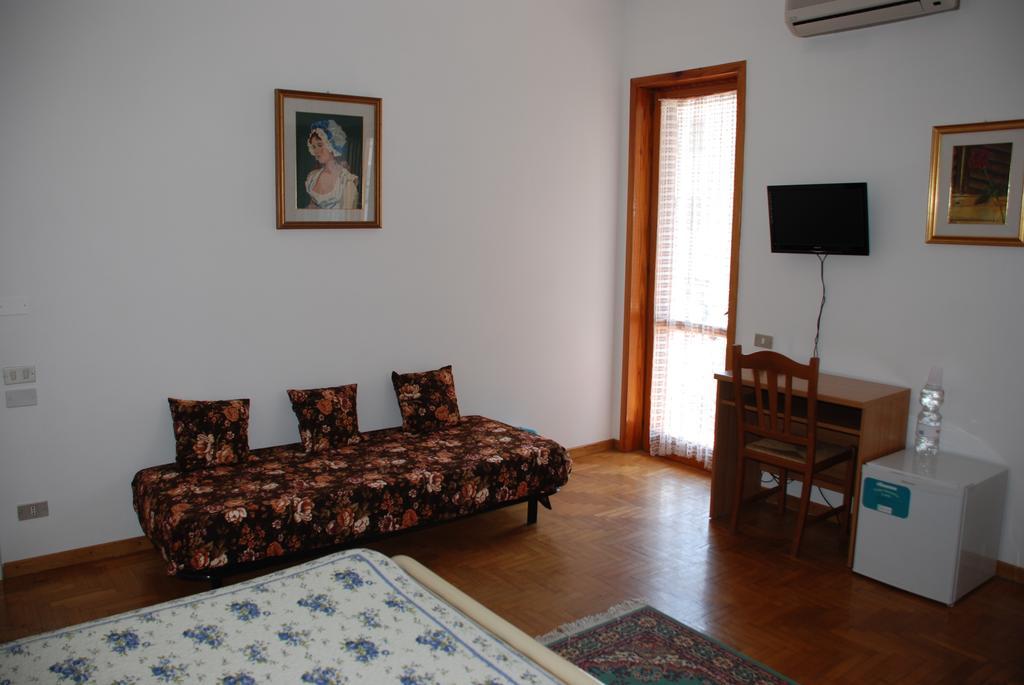 לצ'ה B&B Al Giardino חדר תמונה
